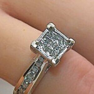 Ladies 1.00CT Natural Diamond Cluster Ring Size 7 in 10 KT Solid White Gold